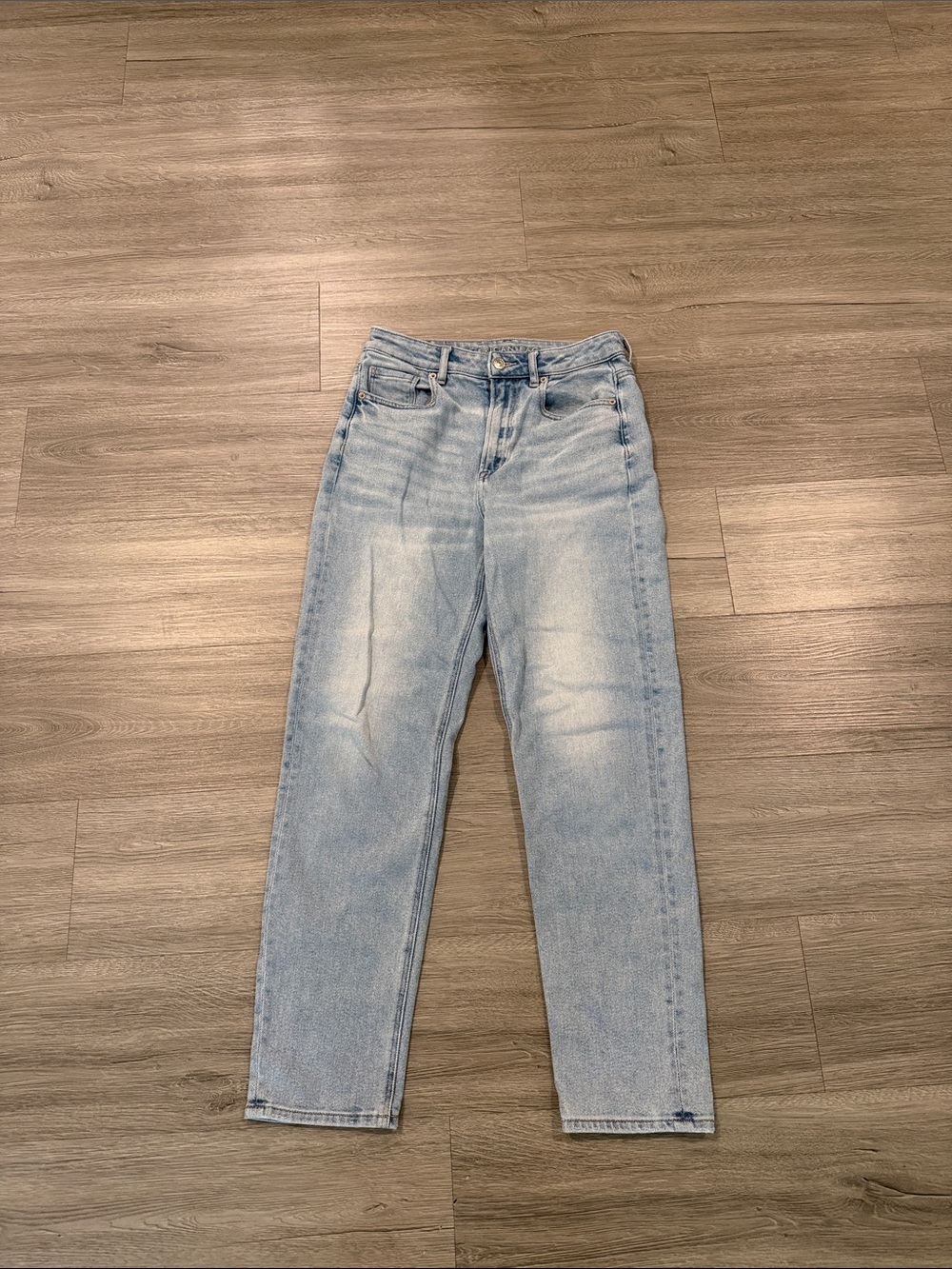 American Eagle Outfitters Light Mom Straight Leg Jeans